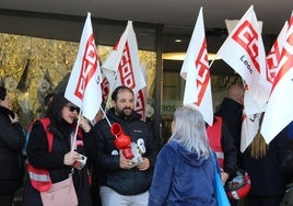 Manifestación en la estación de autobuses de León.