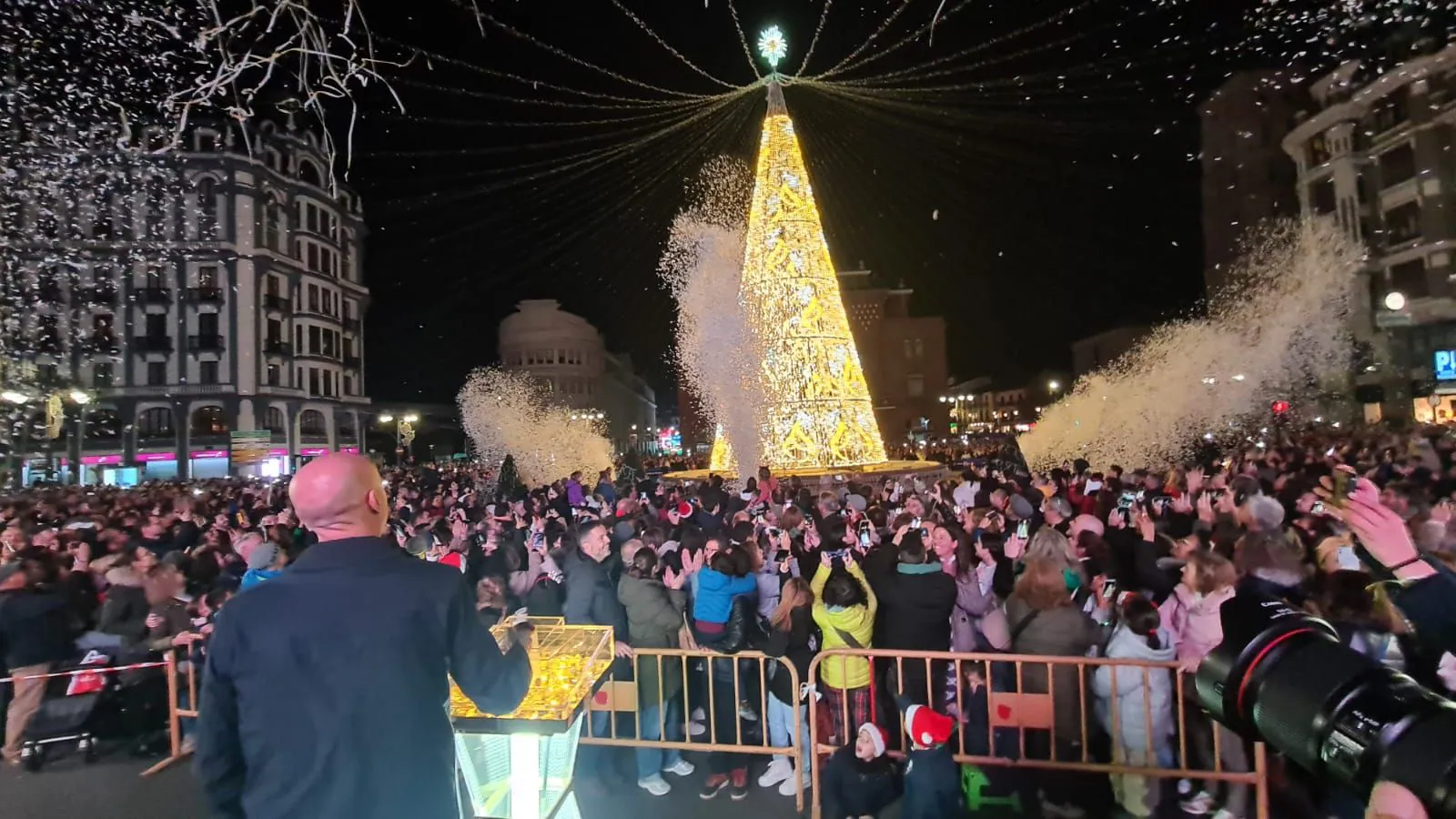 Encendido navideño en la ciudad de León