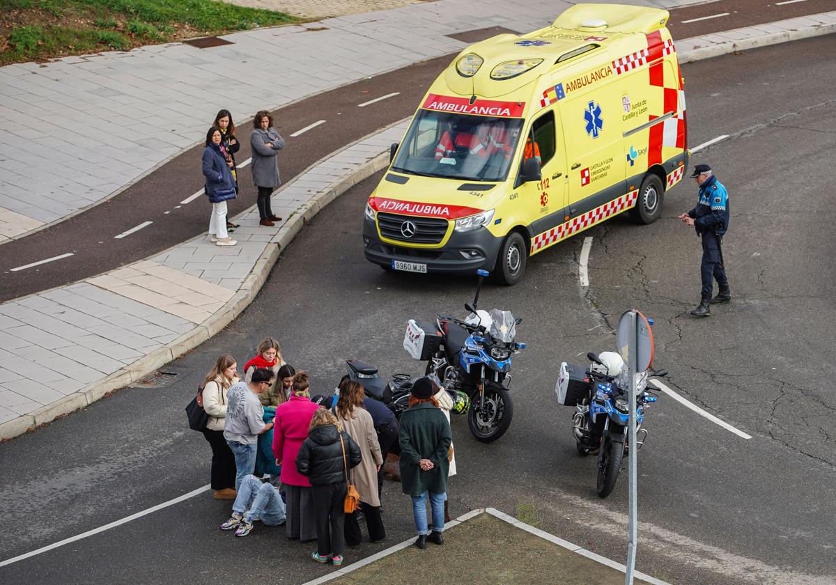 Un motorista resulta herido en un accidente en la calle Joaquín González Vecín de León