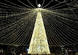 Encendio del árbol de Navidad de León.