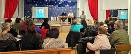 Presentación de cuentos solidarios en Ciñera.