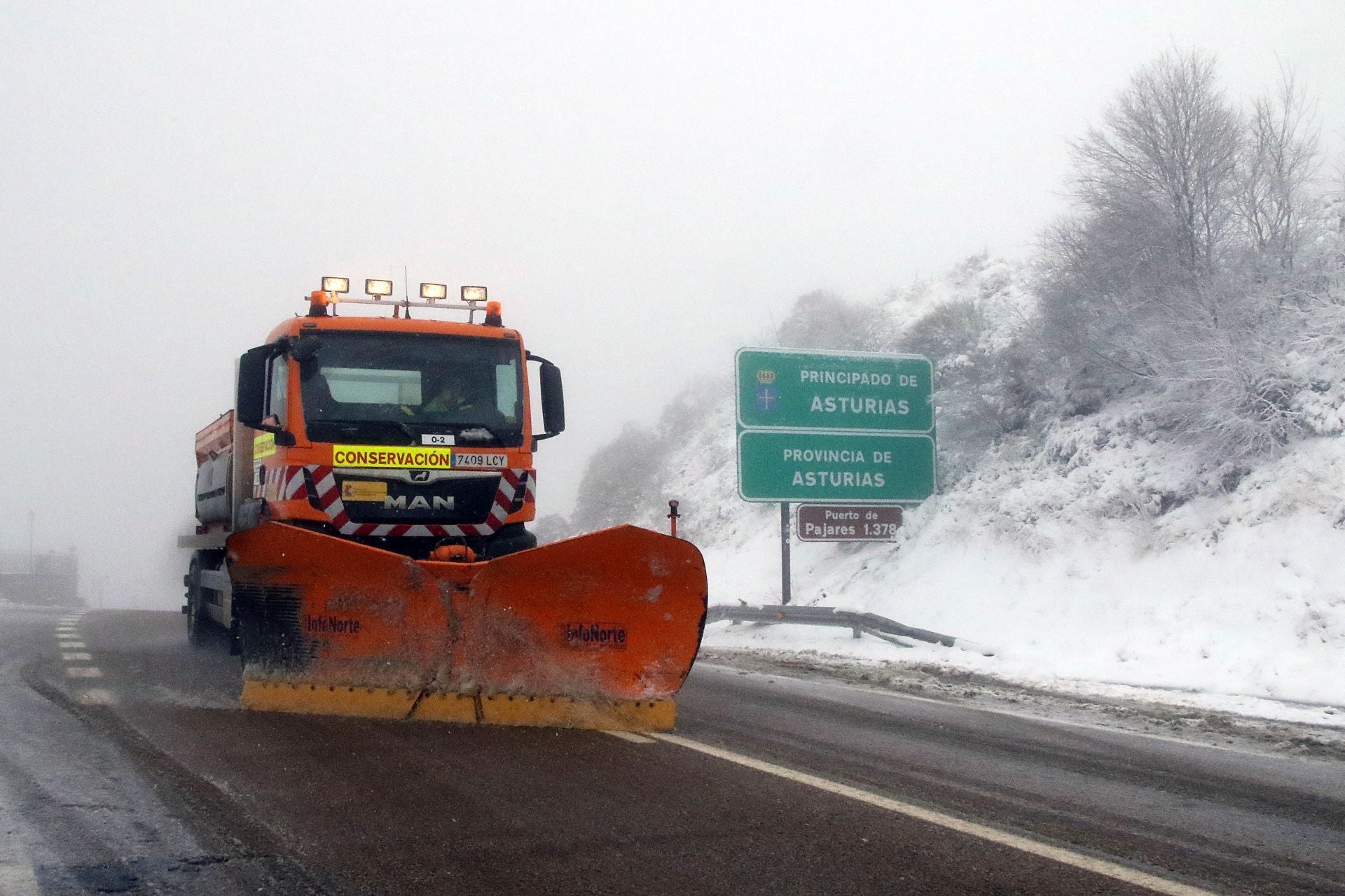 Temporal de nieve en la montaña leonesa