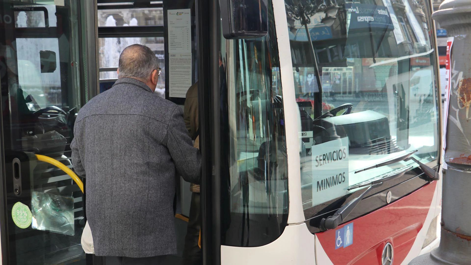 Desconvocan la huelga de autobuses en toda España