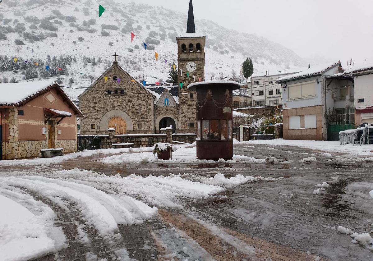 Nieve en Ciñera de Gordón.