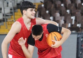 Isaac Vázquez y Diego Bultó, en un entrenamiento de la Cultural.