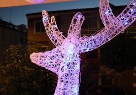 Reno de luces navideñas