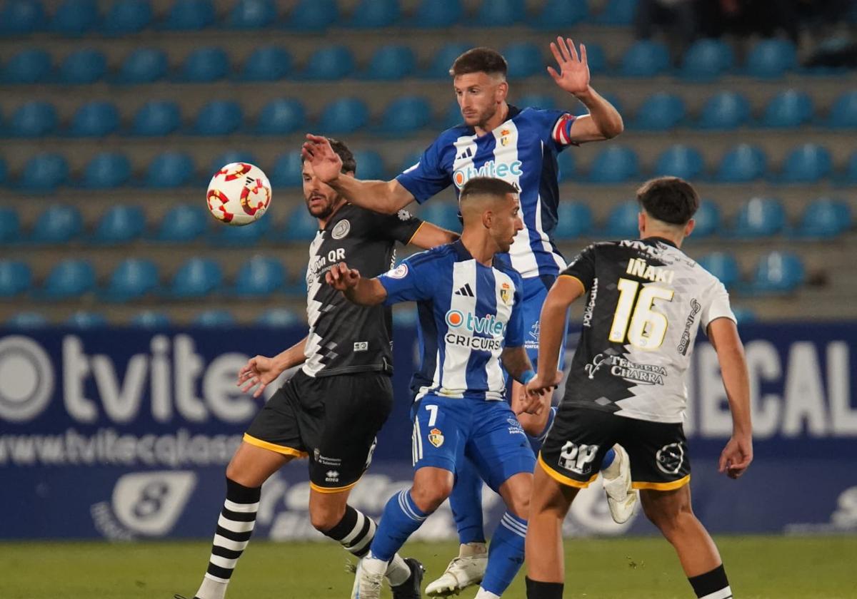 Markel y Ernesto, en un partido de la Deportiva.