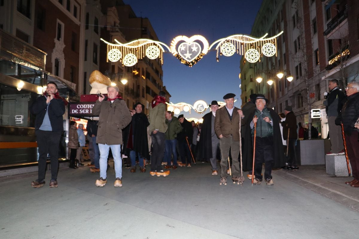 Las galochas vuelven a pisar con fuerza las calles de León