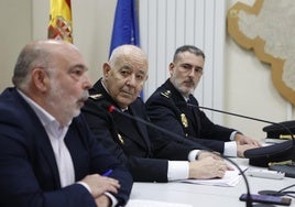 El Subdelegado del Gobierno en Soria, Miguel Latorre Francisco Moñux, comisario principal jefe provincial de la Policía Nacional y Ángel Muñoz, isnpector jefe de la Brigrada de Policía Judicial.