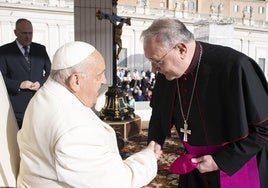 Saludo del Obispo Luis Ángel al Papa Francisco el 4 diciembre 2024.