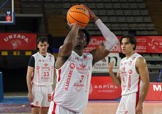 Obi Okafor volvió a mostrar su mejor versión en la cancha