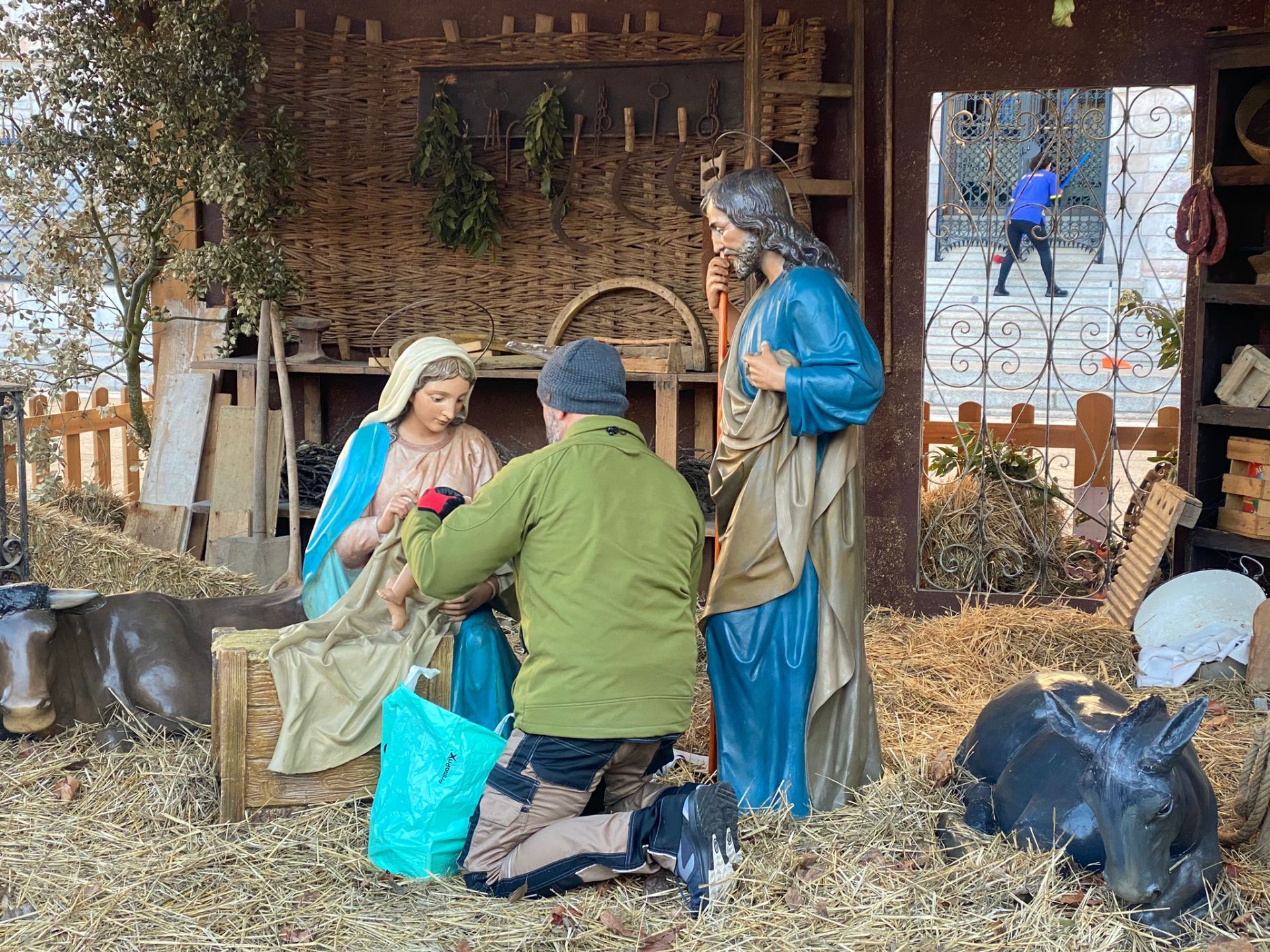 Restauran la cabeza del niño Jesús en el Belén de León