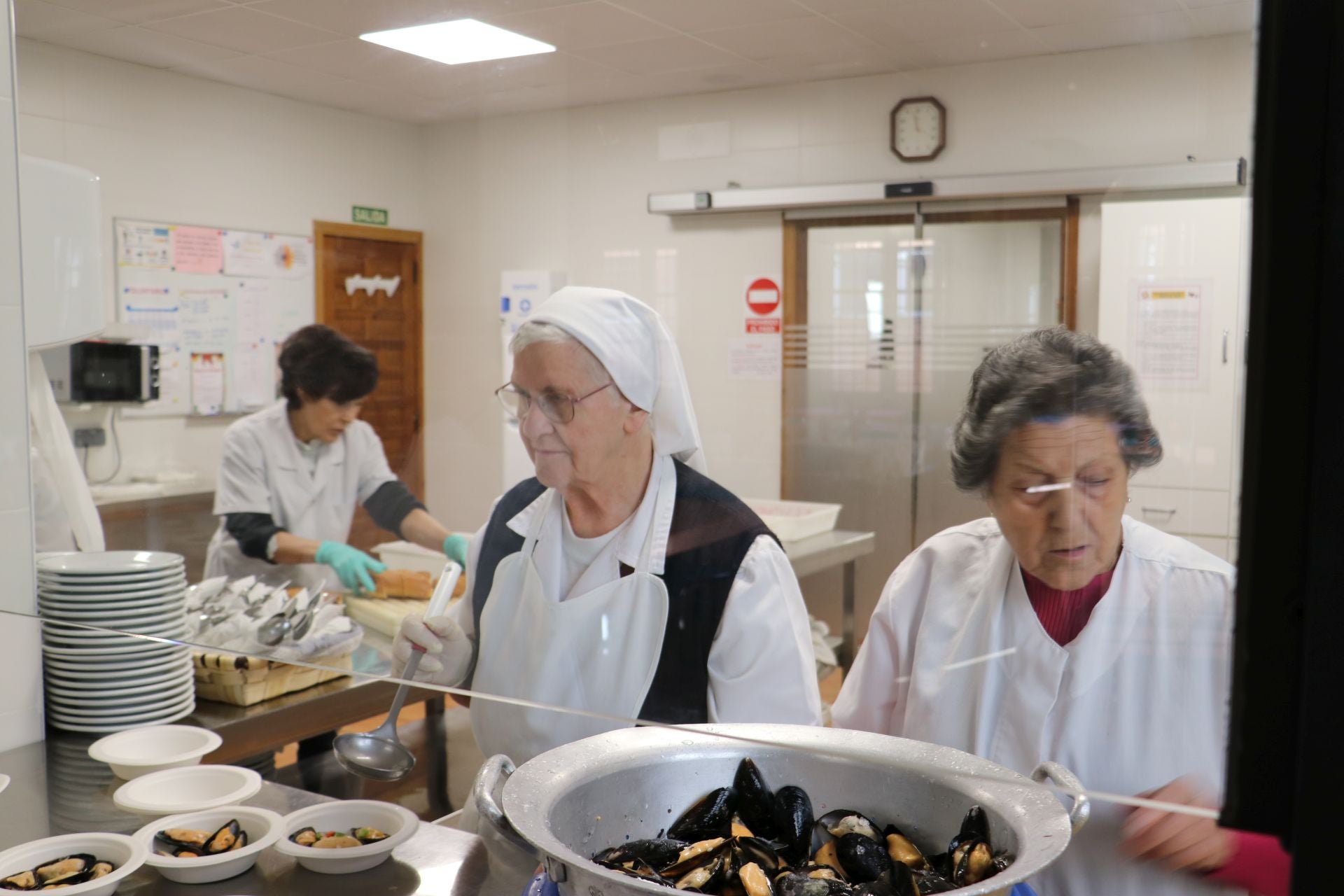 Menú navideño en el Comedor Social de León