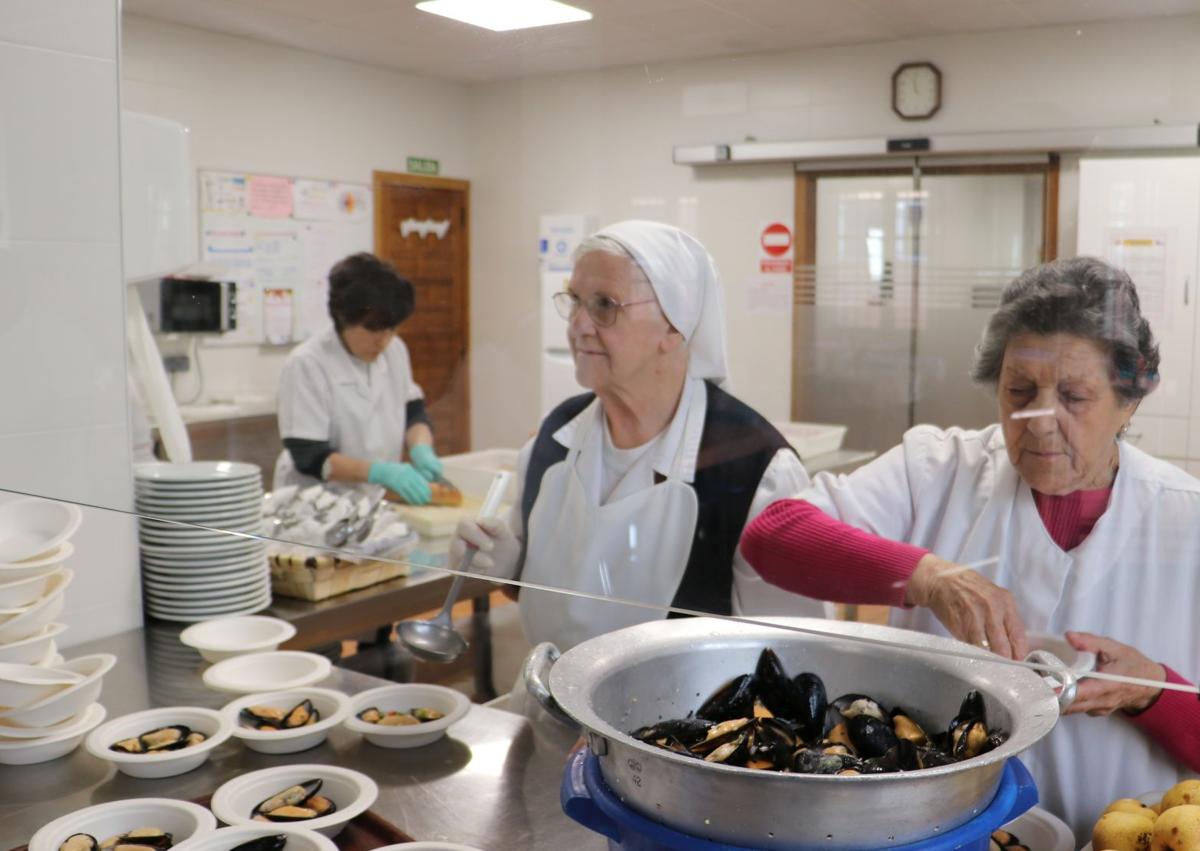 Imagen secundaria 1 - Comida en compañía para no pasar frío en Navidad