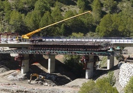 Obras en el viaducto del Castro, en la A-6.