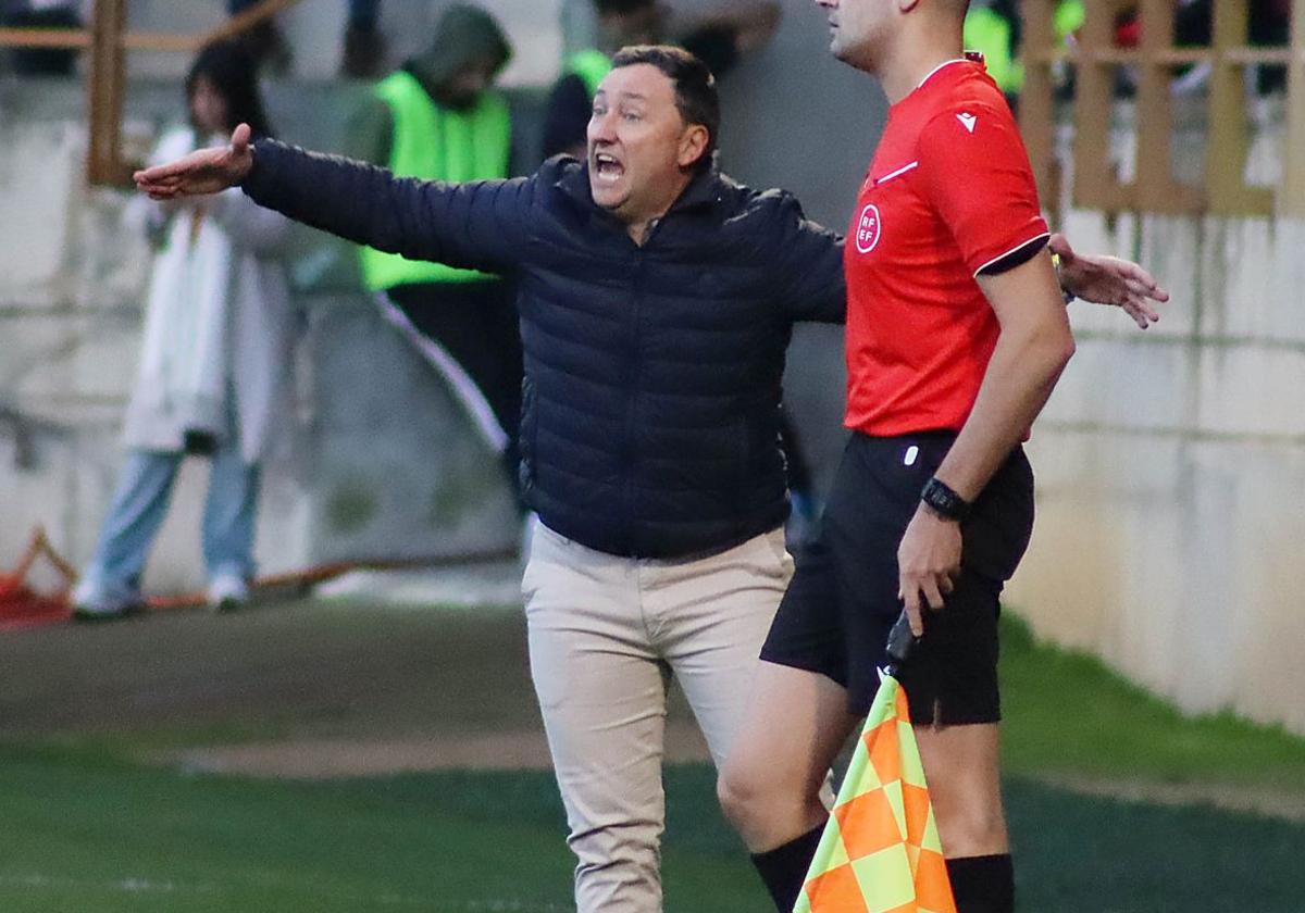 Raúl Llona, entrenador de la Cultural.