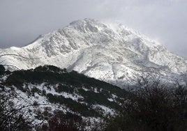 Nieve en una cumbre leonesa.