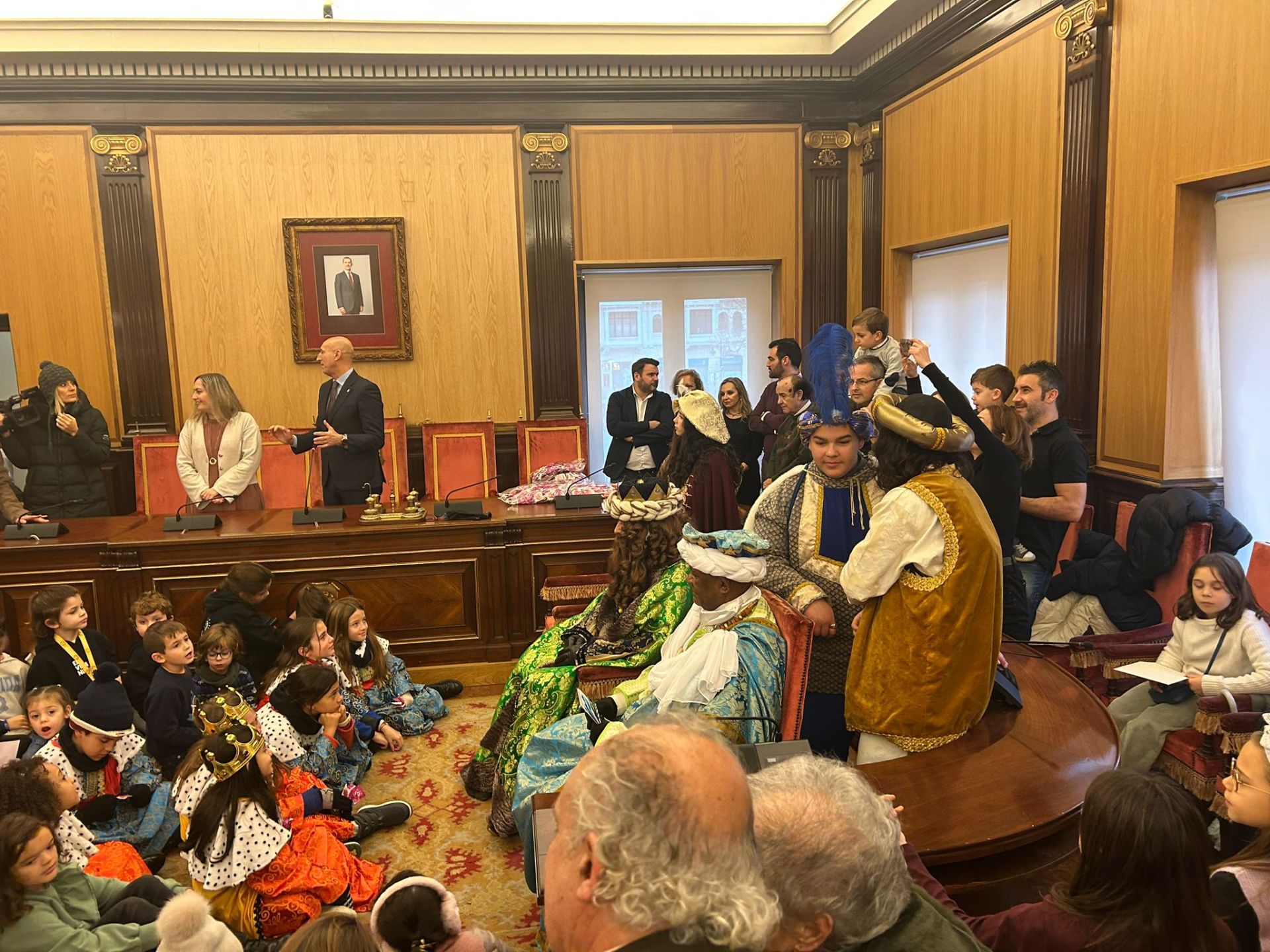 Así recibieron los niños de León a Los Reyes Magos