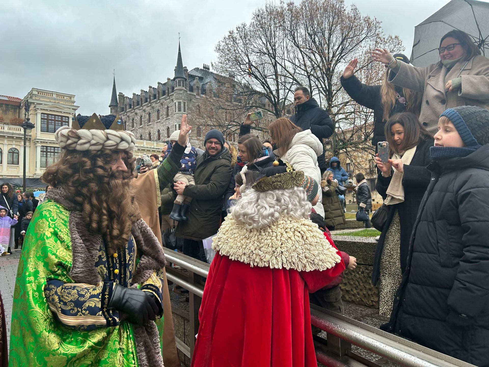 Así recibieron los niños de León a Los Reyes Magos