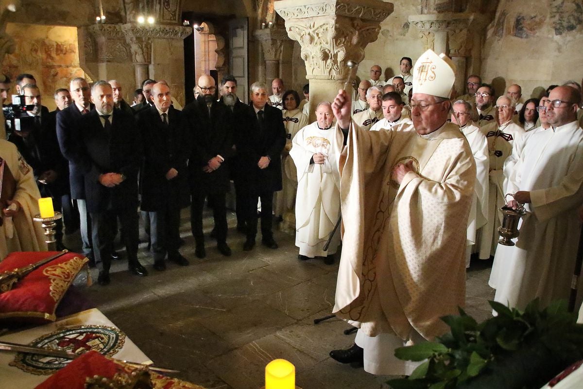 Eucaristía y responso por los reyes de León