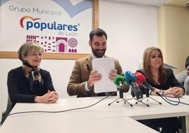 David Fernández, portavoz PP municipal, y las concejales Ana Franco y Paloma Robles.