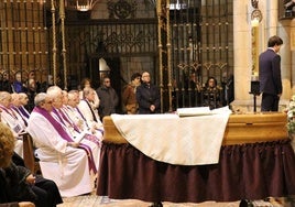 Los restos mortales de Don Manuel Pérez Recio en la Catedral de León