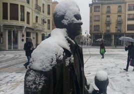 Imagen de archivo de una nevada en León ciudad.