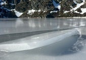 El hielo que congela uno de los lagos más bellos de León