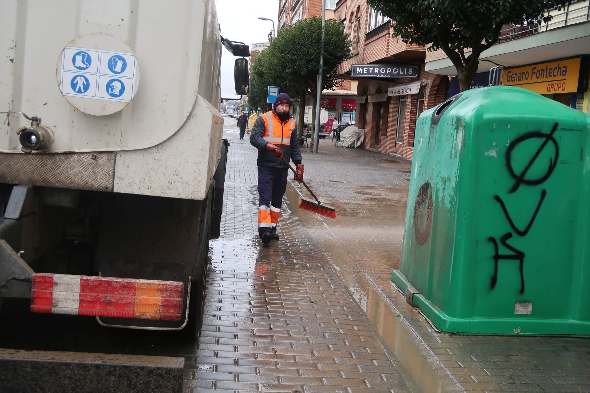 Imágenes de las consecuencias del reventón en Fernández Ladreda