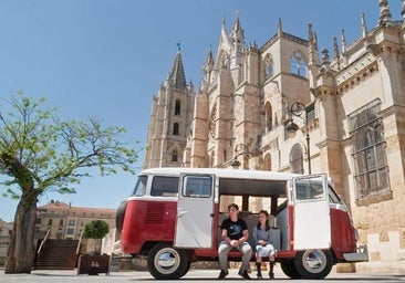 Un profesor leonés, la Catedral y la plaza del Grano protagonizan un programa de La 2