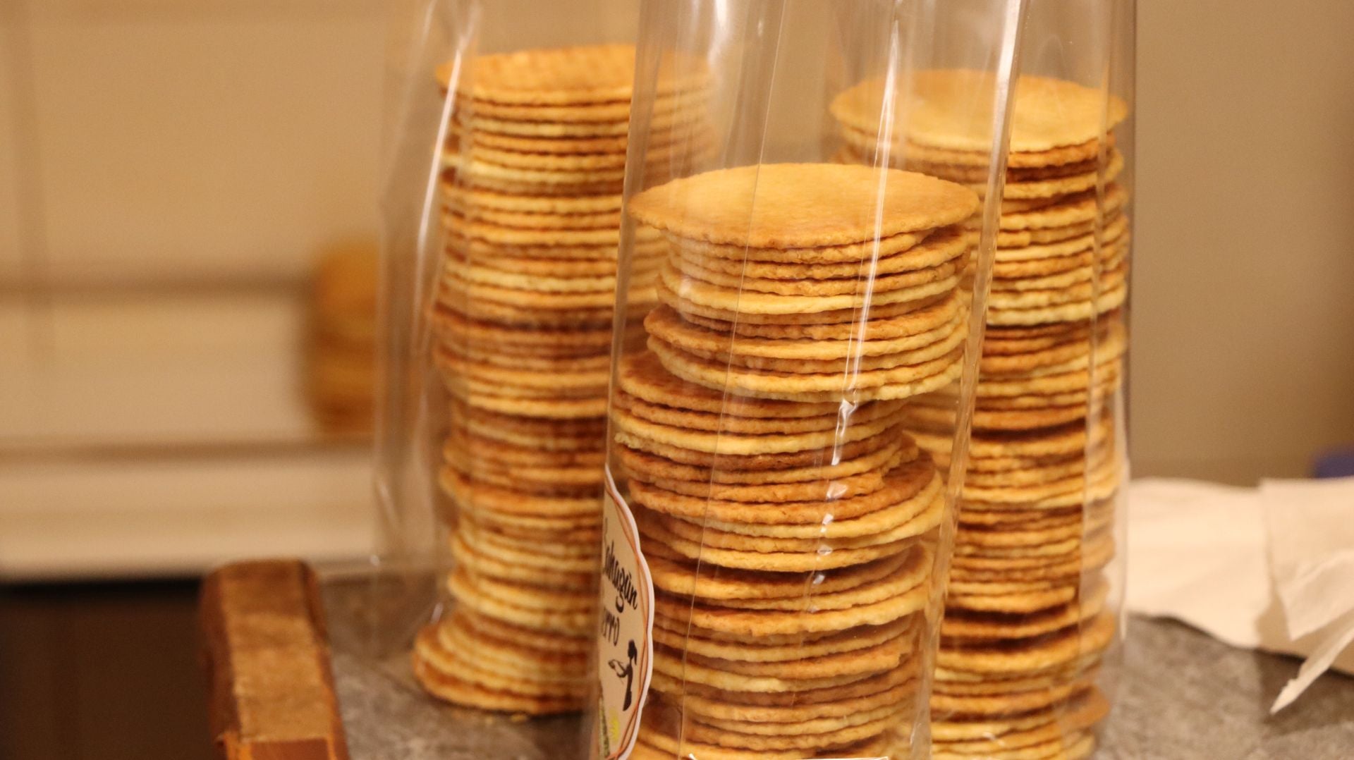 Así se hacen las galletas más famosas de Sahagún