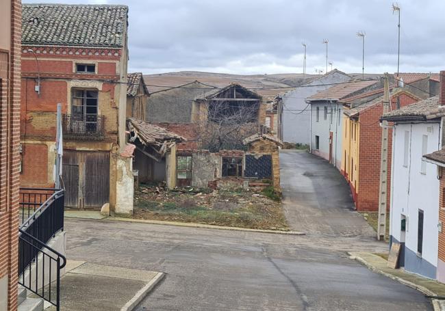 Aspecto que presenta el centro de Escobar de Campos a las 12 del mediodía.