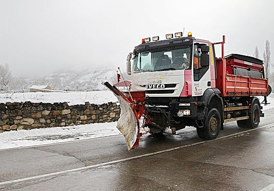 Nevada en una carretera leonesa.