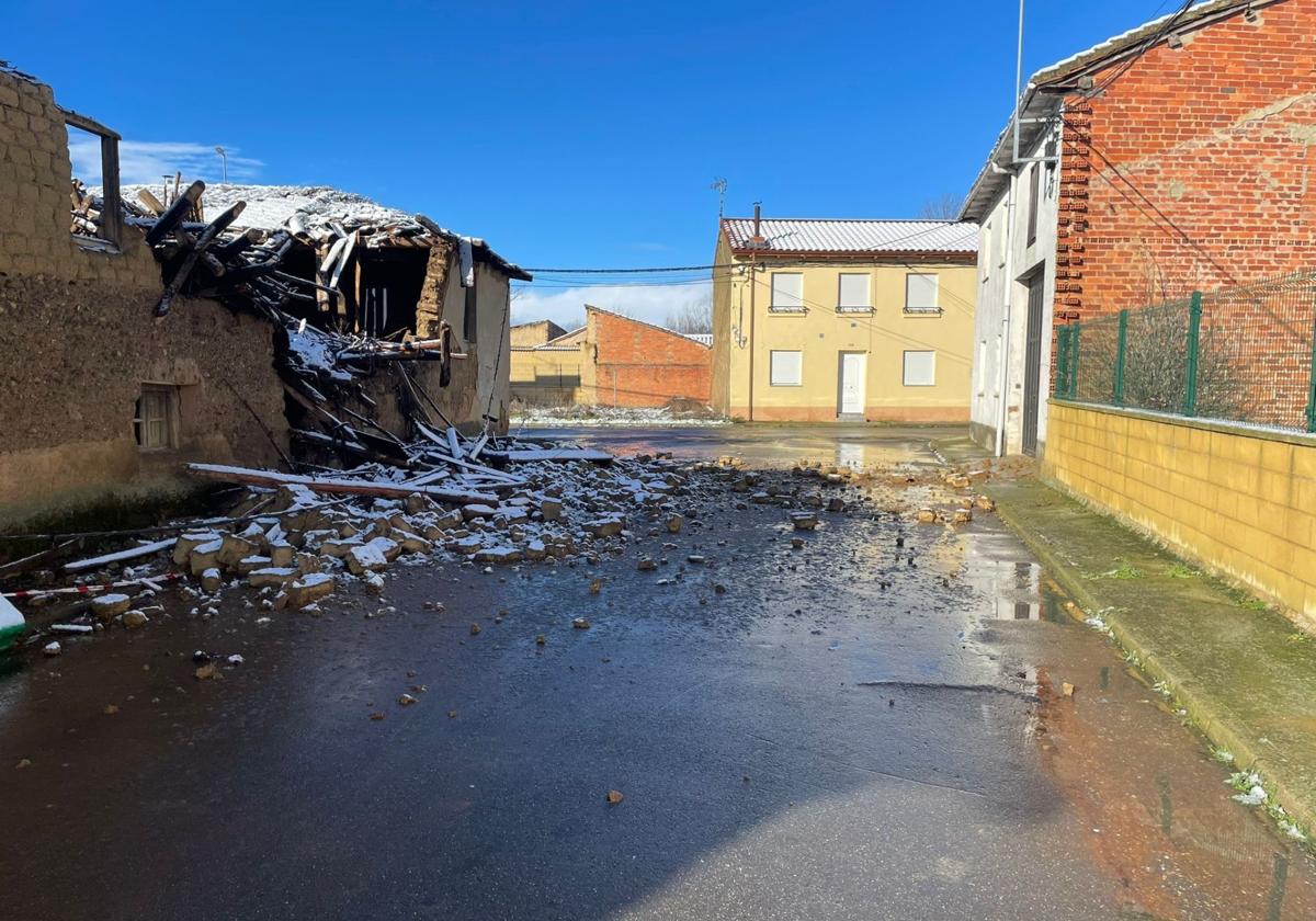 Derrumbe de una vivienda en un pueblo de León