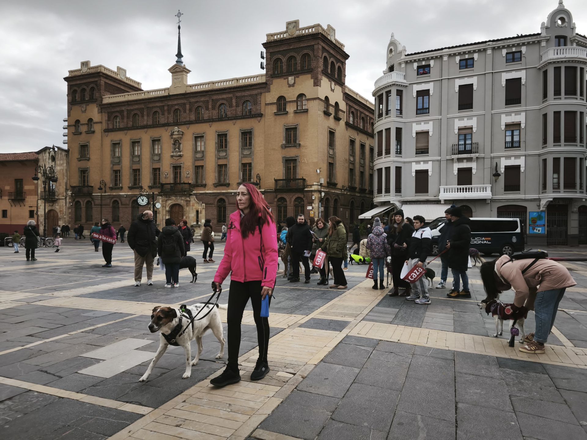 Concentración en la plaza de Regla