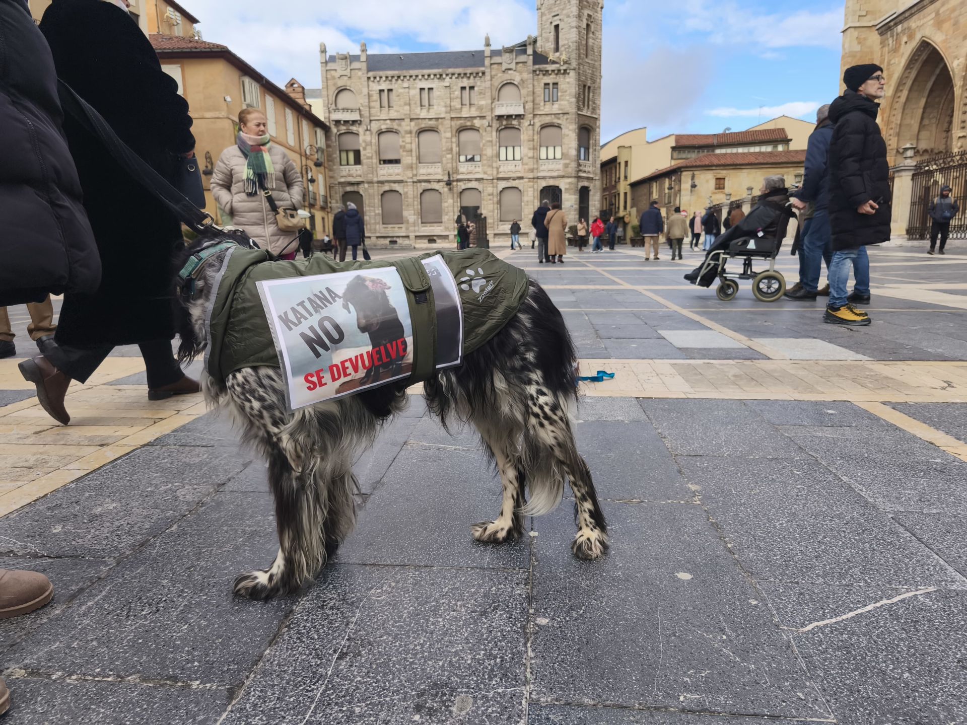 Concentración en la plaza de Regla
