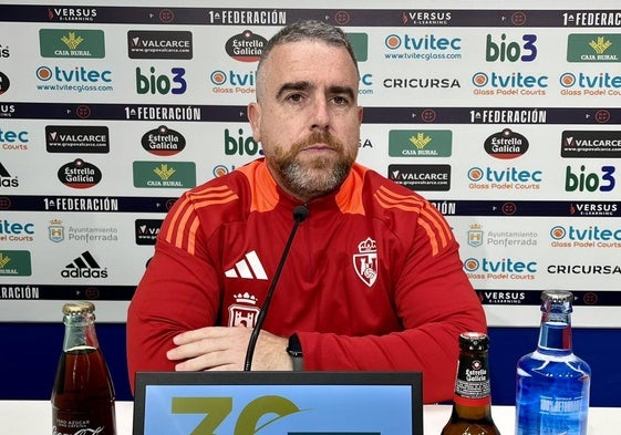 Javi Rey, entrenador de la Deportiva.