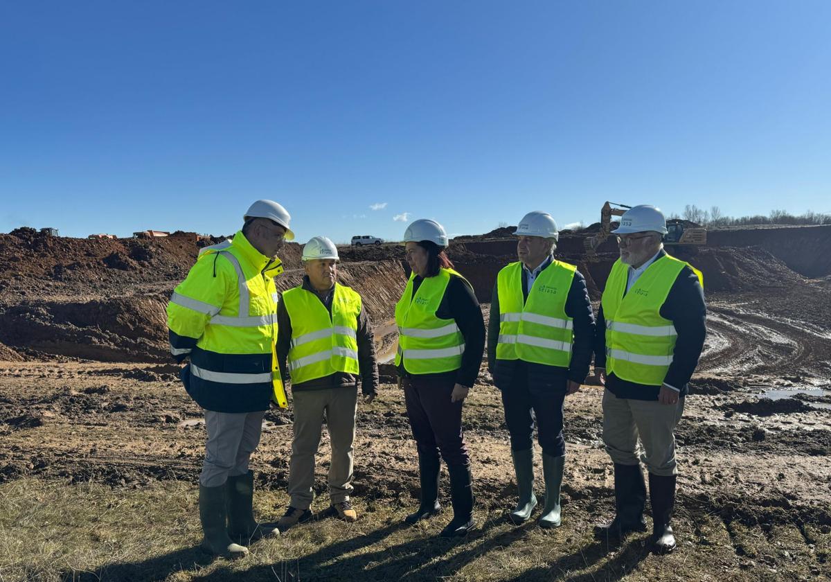 Visita de miembros del Gobierno a las obras de regadíos en León.