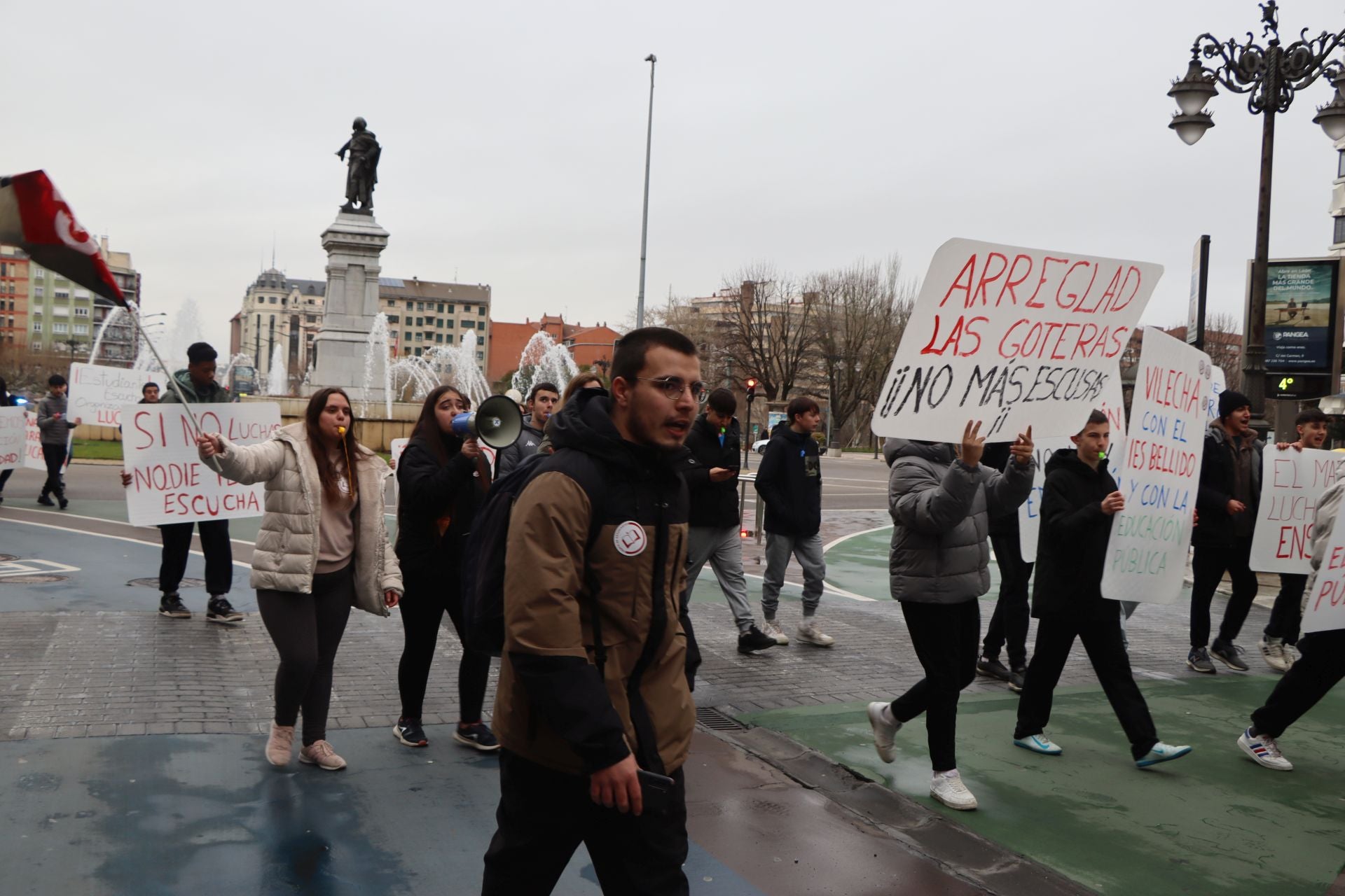 Manifestación del IES García Bellido en el centro de León