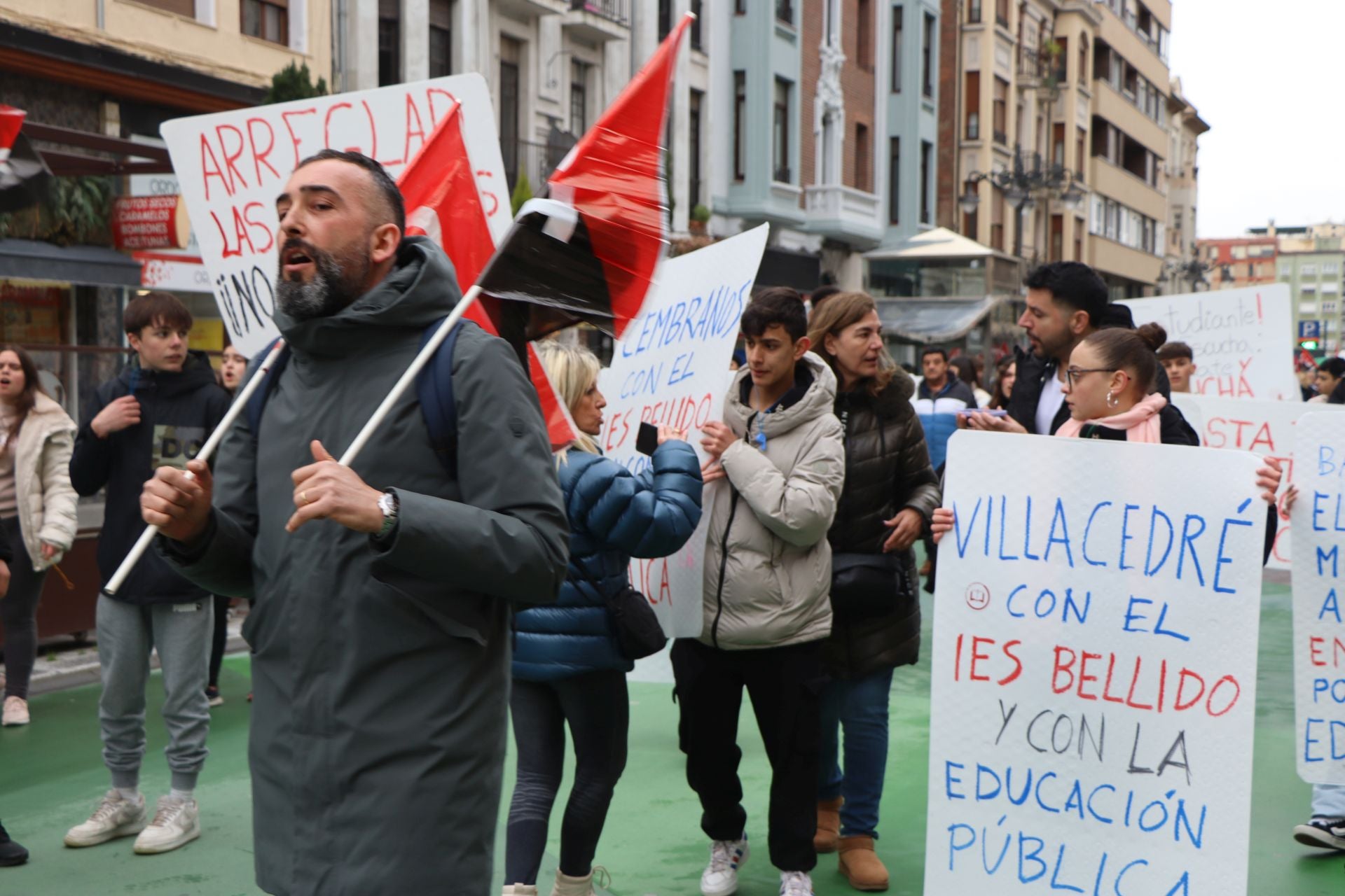 Manifestación del IES García Bellido en el centro de León