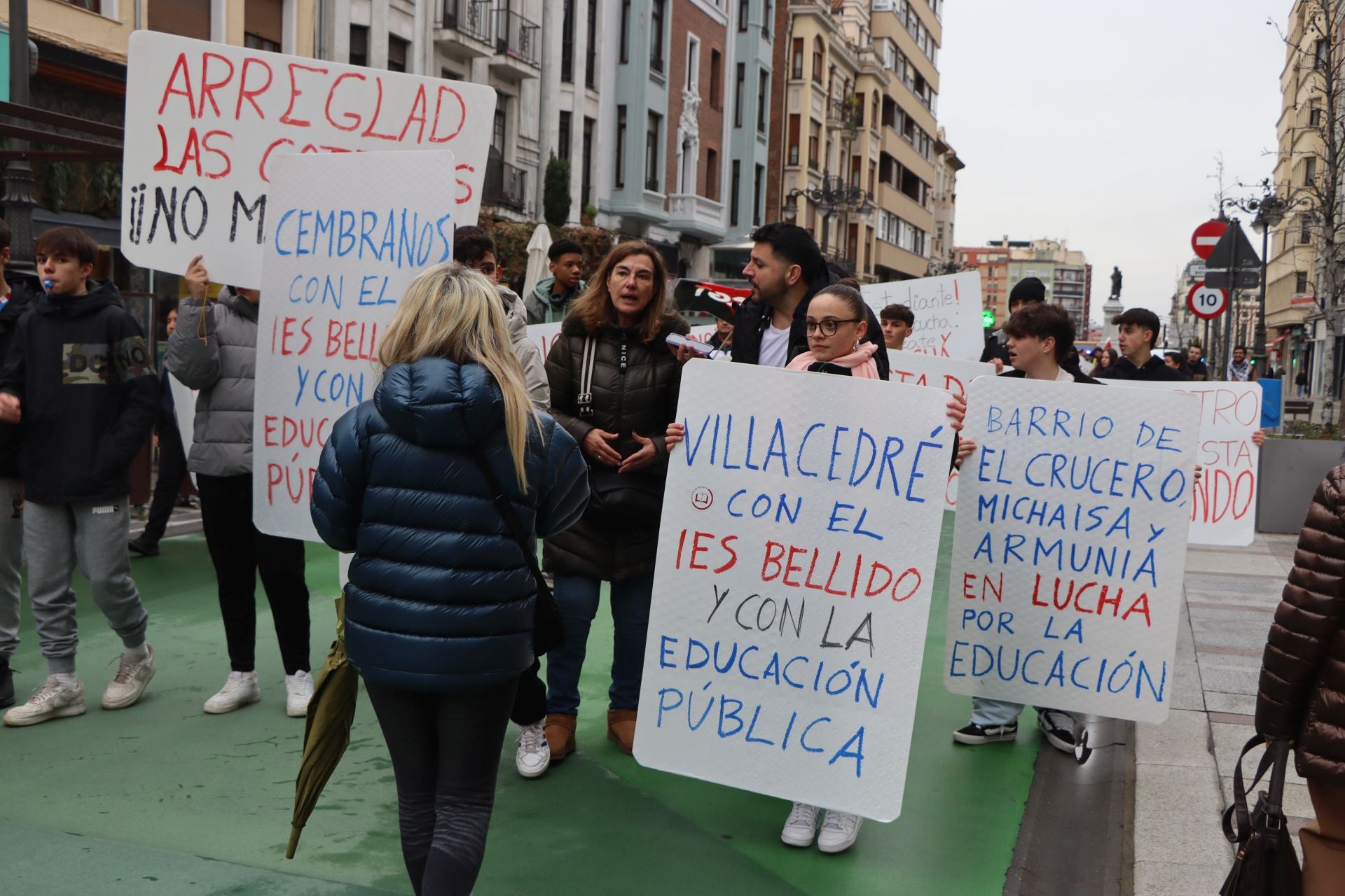 Manifestación del IES García Bellido en el centro de León