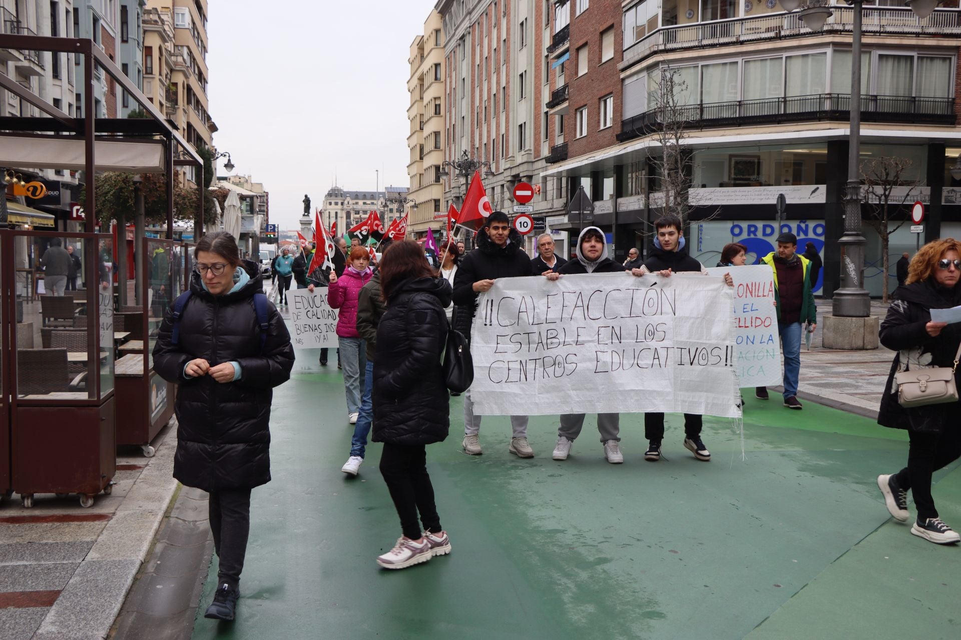 Manifestación del IES García Bellido en el centro de León