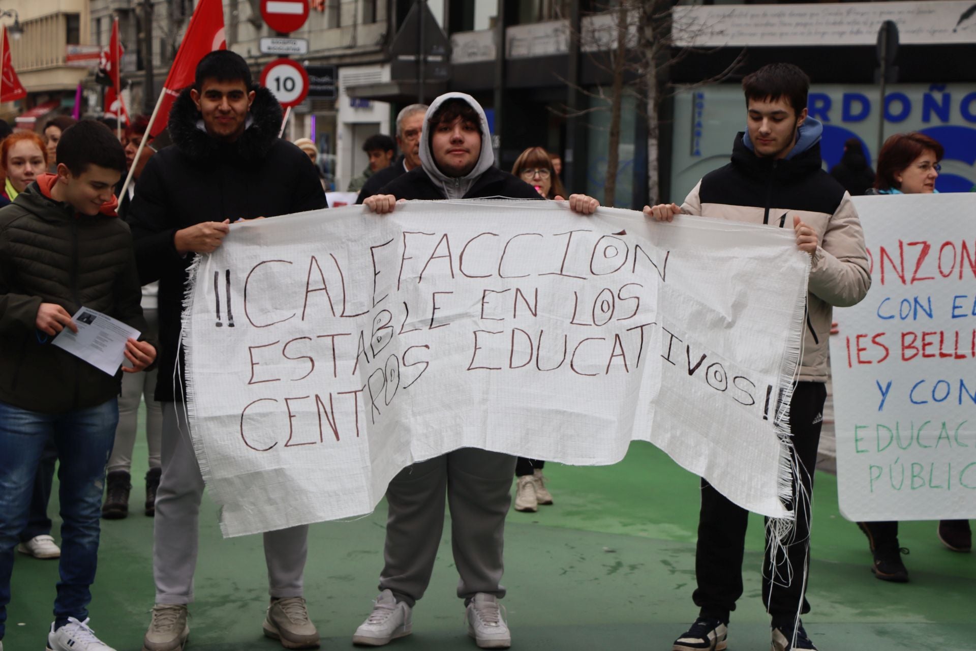 Manifestación del IES García Bellido en el centro de León