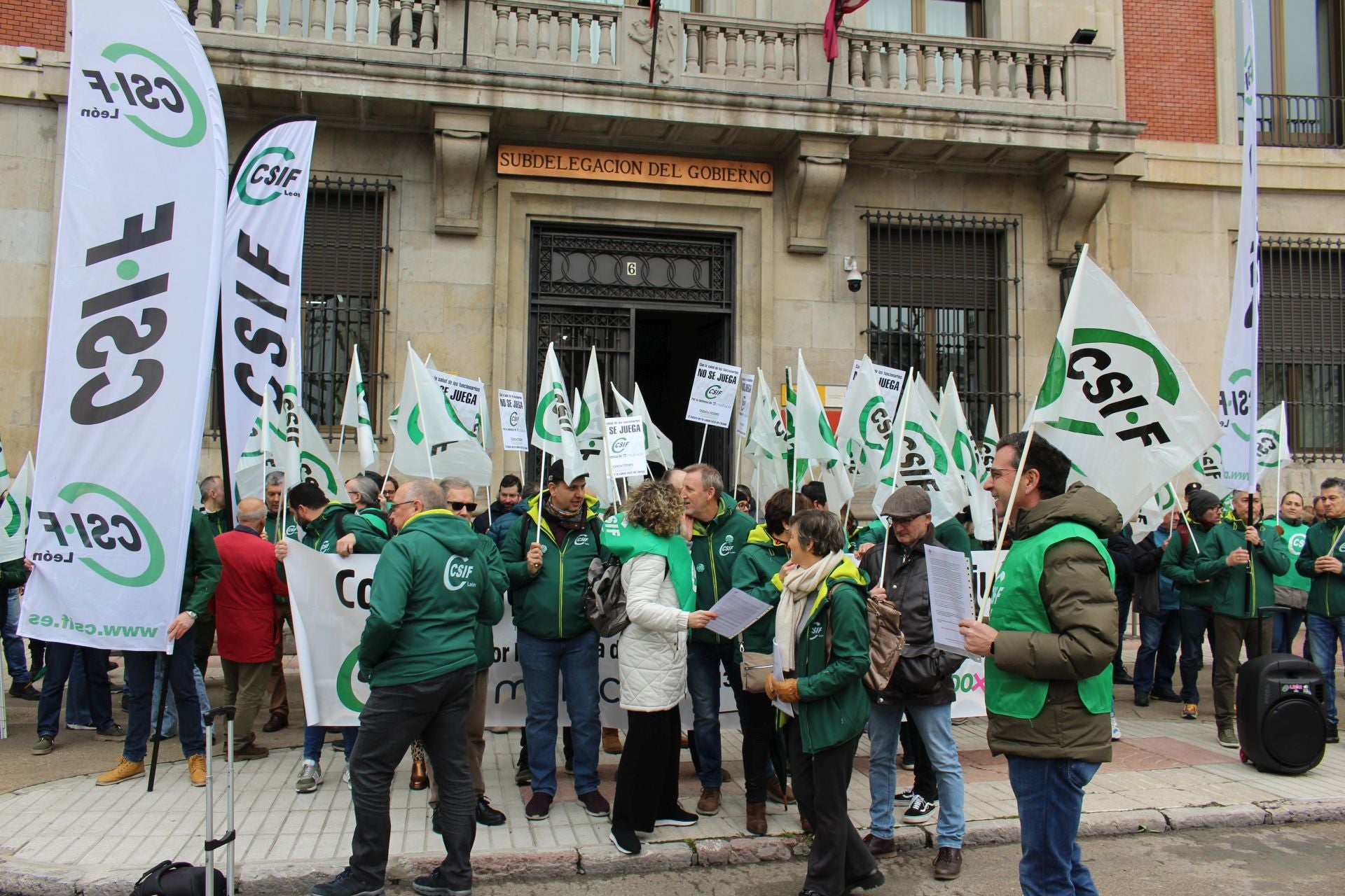 Los funcionarios de León exigen un acuerdo inmediato entre Muface y aseguradoras