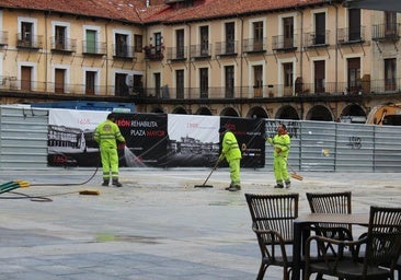 La plaza Mayor abre a la mitad: «Cuando empezaron parecía Vietnam y así es imposible trabajar»