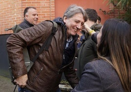 El secretario general electo del PSOECyL participa en un encuentro con militantes en Villablino.