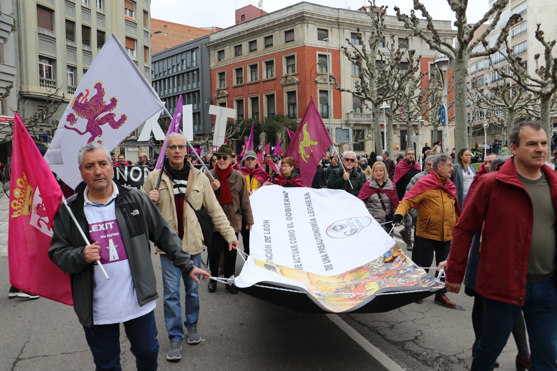 Las imágenes de la manifestación del 16-F en León