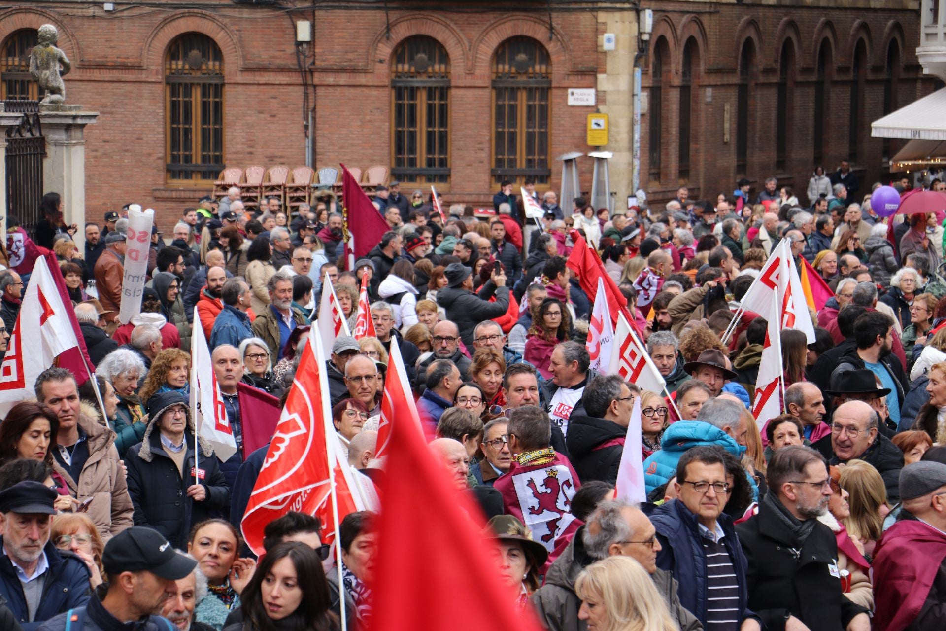 Las imágenes de la manifestación del 16-F en León