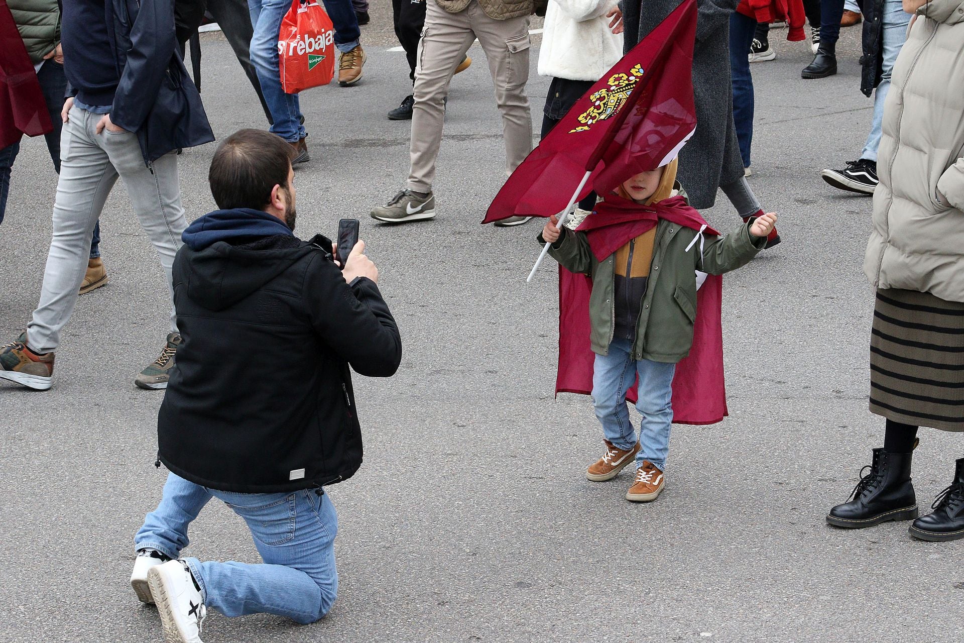 El 16-F, manifestación por el futuro de León, vista por Peio García