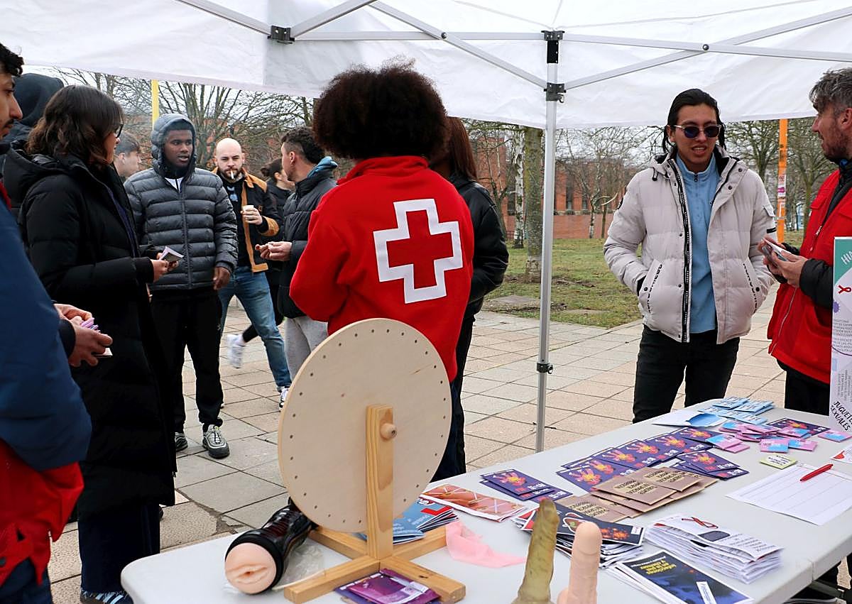Imagen secundaria 1 - Un checkPoint para prevenir las enfermedades de transmisión sexual en León